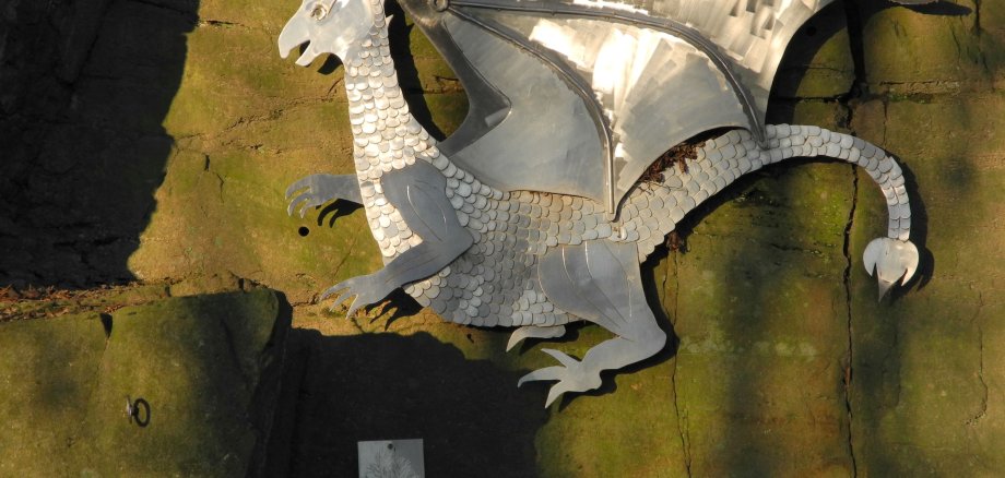 Metalldrache in der Freizeitanlage